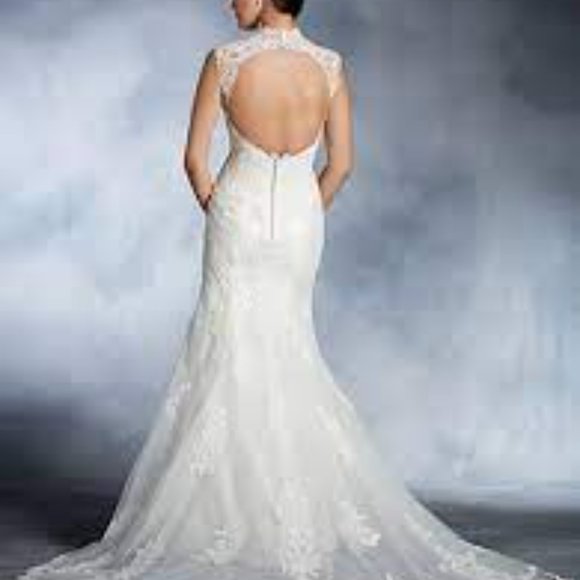 Alfred Angelo Disney Mulan Ivory Lace Wedding Dress, Destination Sheath - Picture 7 of 12